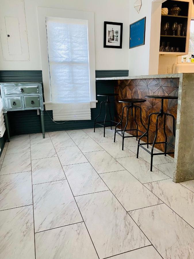 Private Room Downtown - Full House Access Lafayette Exterior photo