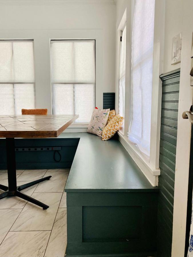 Private Room Downtown - Full House Access Lafayette Exterior photo